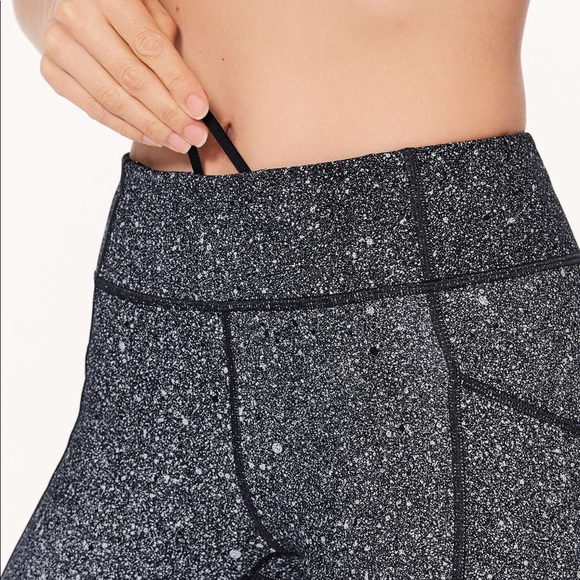 Lululemon Tight stuff tight ii, size 4, Luminescence splatter white black - Picture 2 of 10